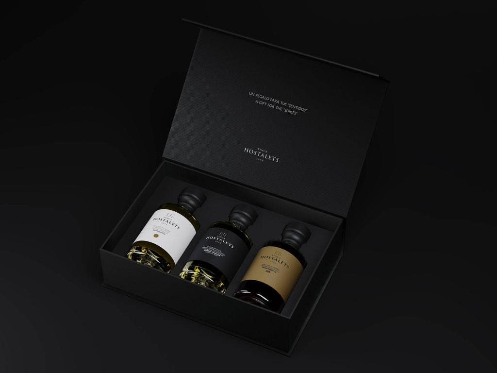Set cadou Ulei de măsline extravirgin / Oțet / Ulei infuzat cu trufe, 3 x 100 ml Finca Hostalets