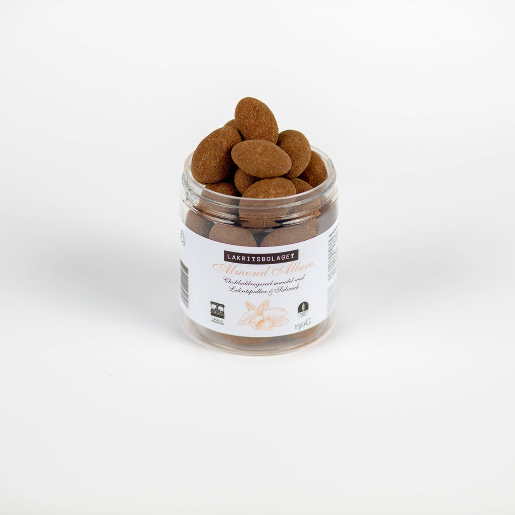 ALMOND ALLURE | Migdale acoperite cu ciocolată cu lapte și lemn dulce, 150gr Lakritsbolaget